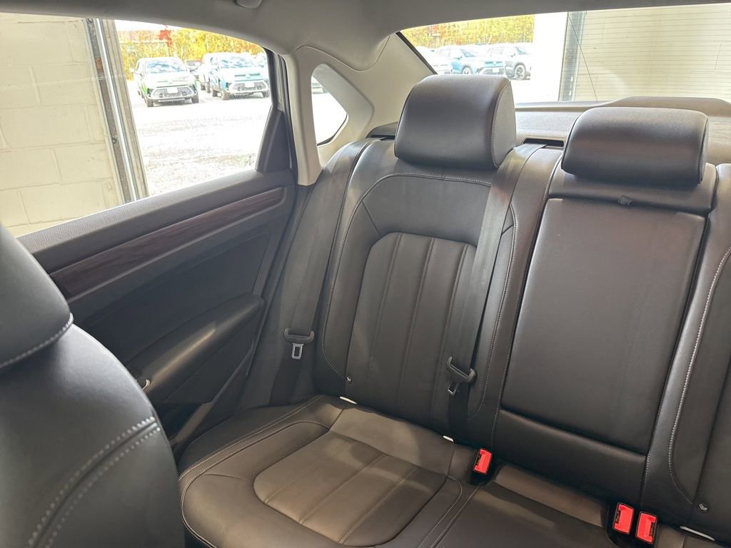 Used 2020 Volkswagen Passat 2.0T SEL image 15