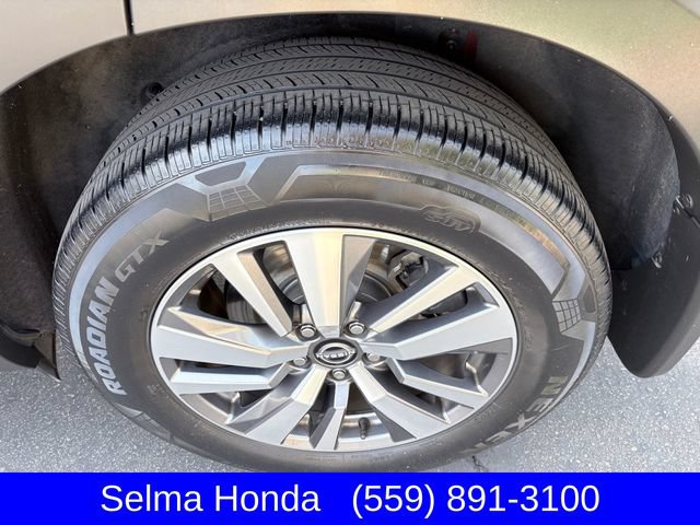 Used 2022 Nissan Pathfinder SL AWD/4WD image 26