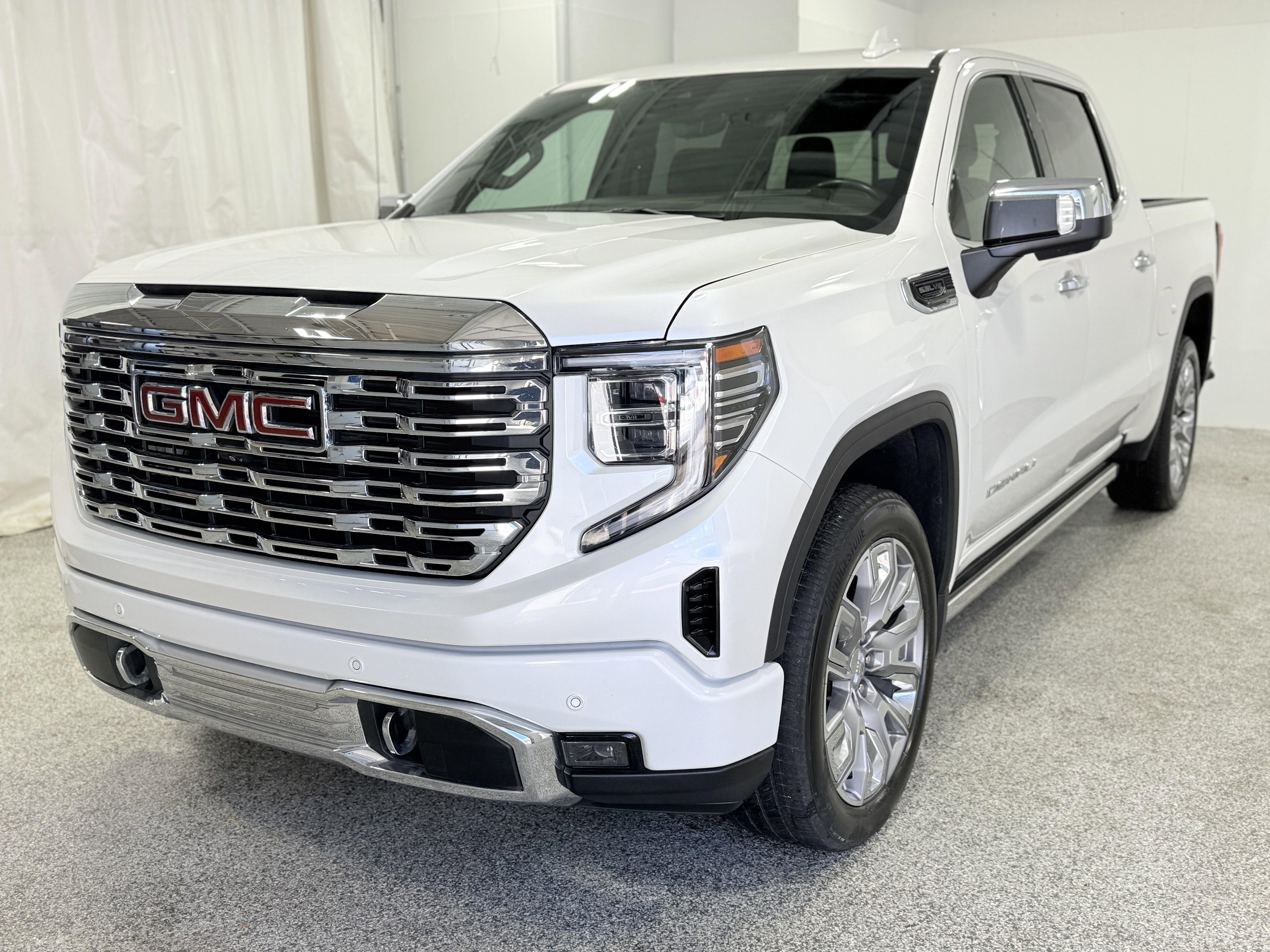 Certified 2022 GMC Sierra 1500 Denali w/ Denali Reserve Package image 3