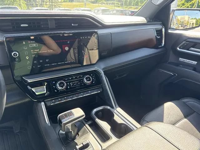 Used 2025 GMC Sierra 1500 Denali AWD/4WD image 12
