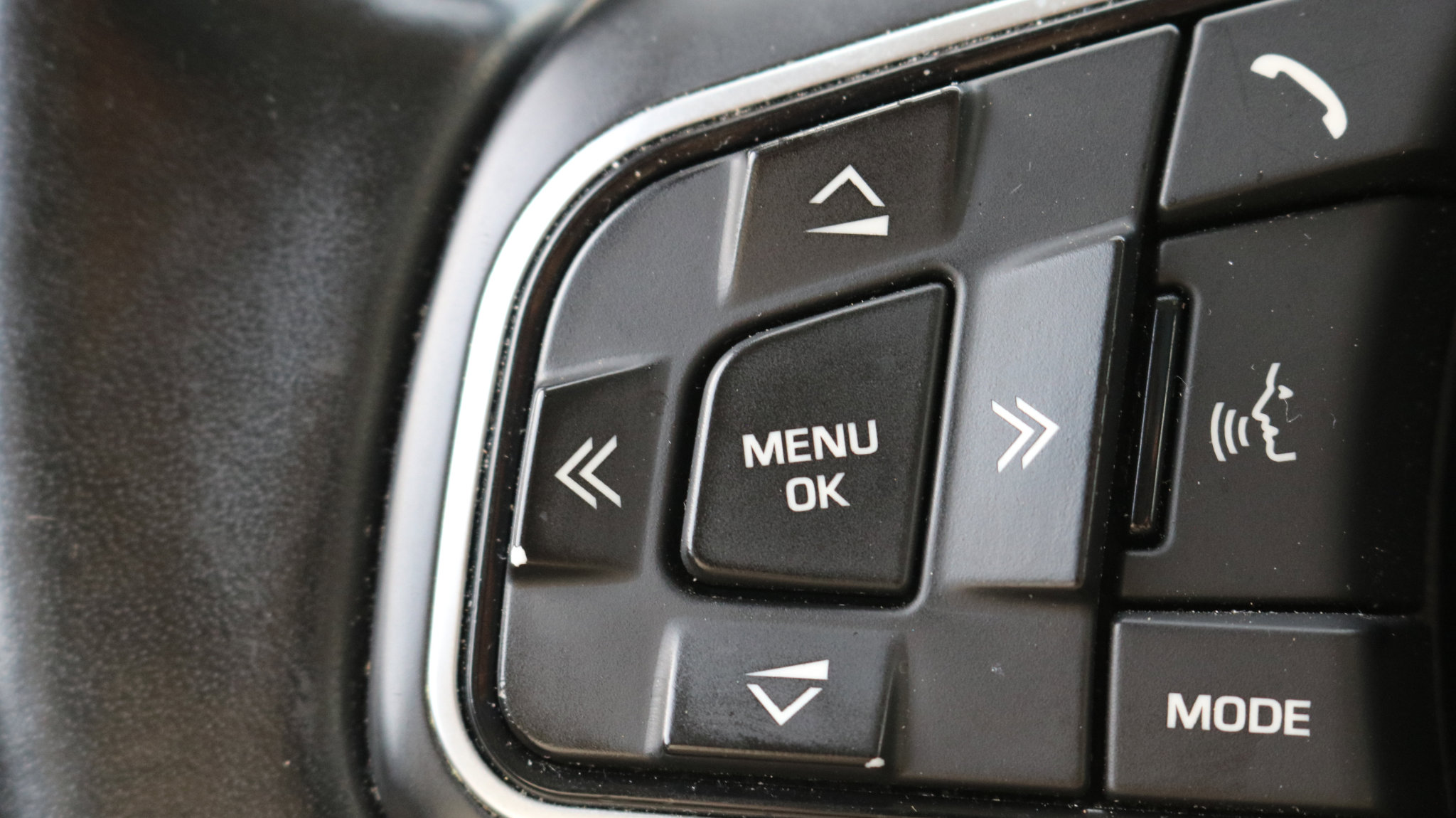 Used 2017 Jaguar F-PACE Prestige image 14