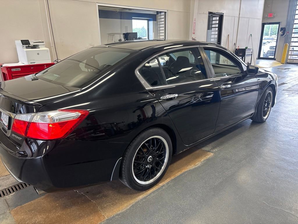 Used 2014 Honda Accord Sport image 9