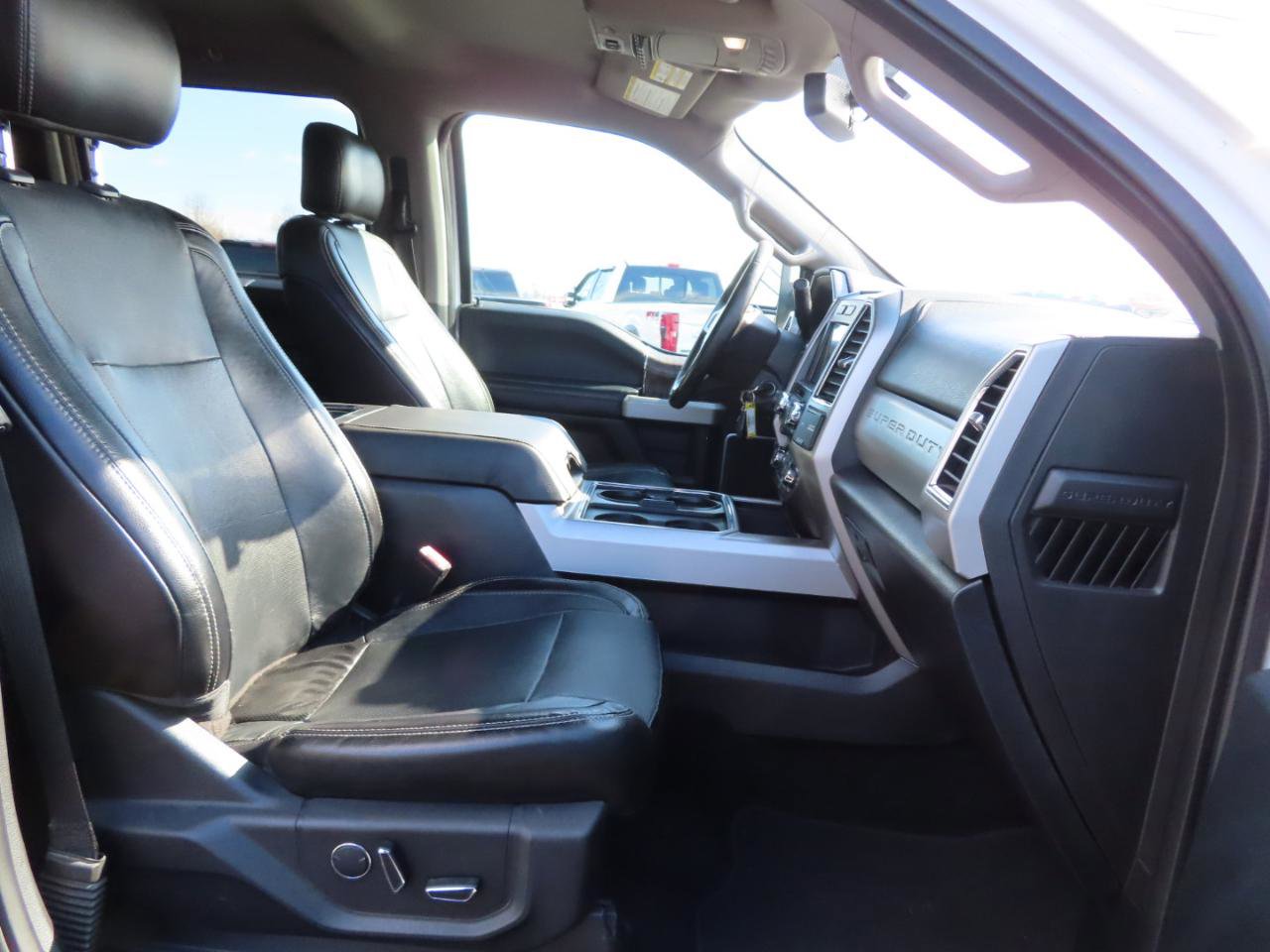 Used 2018 Ford F250 Lariat w/ Camper Package image 53