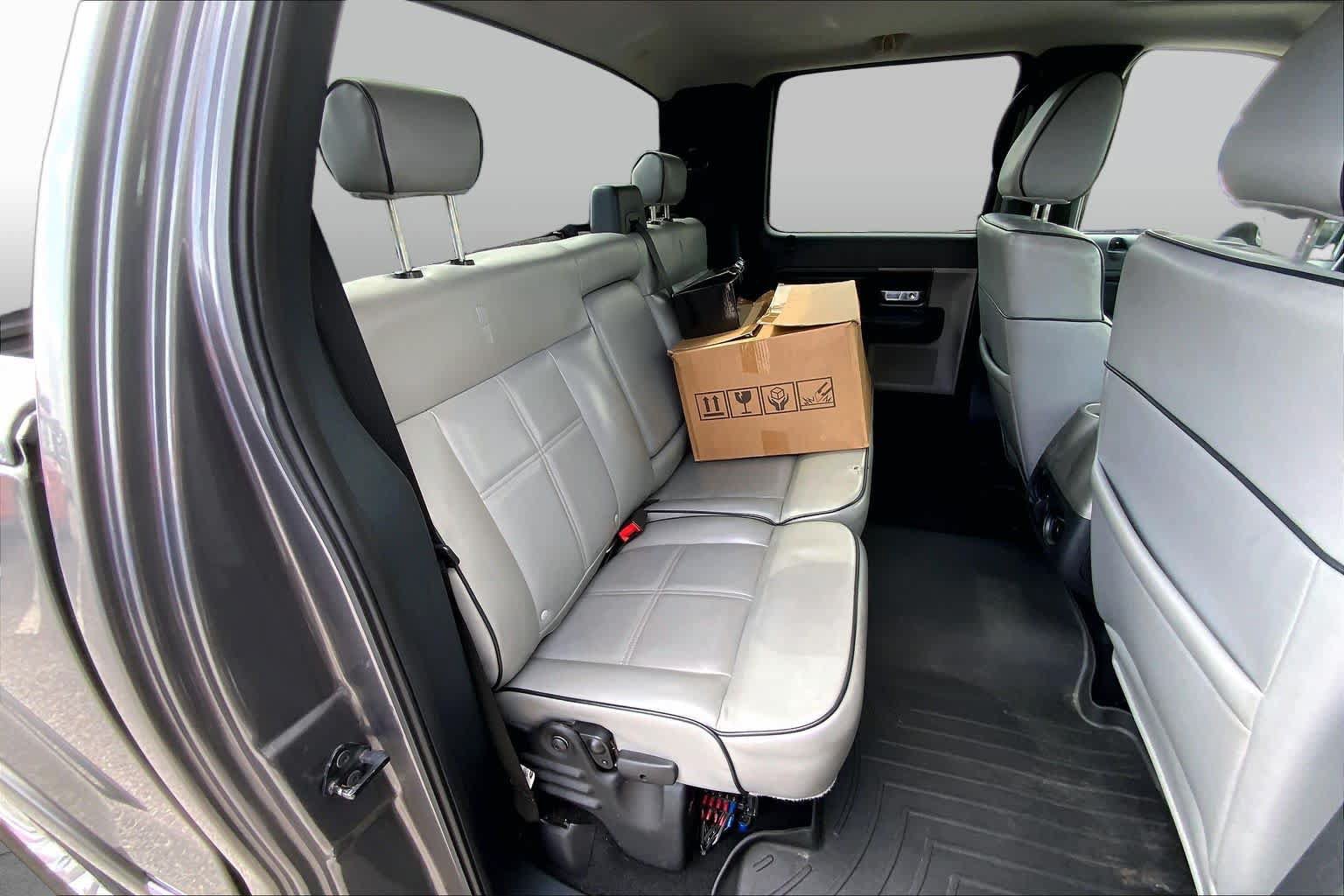 Used 2006 Lincoln Mark LT 2WD image 19