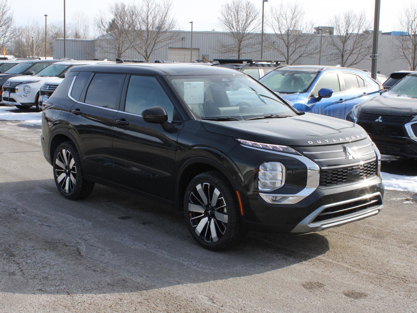 New 2026 Mitsubishi Outlander SE image 3