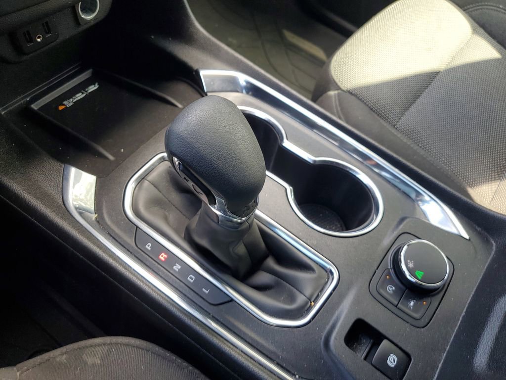 Used 2023 Chevrolet Traverse LT image 34