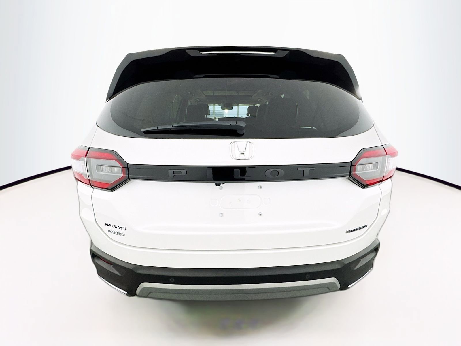 Used 2023 Honda Pilot Touring image 6