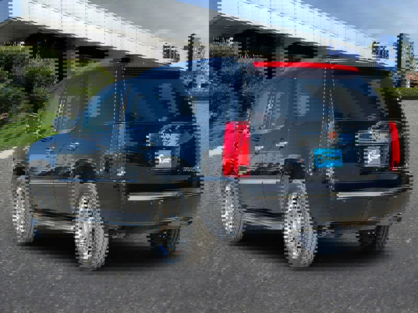 Used 2014 Cadillac Escalade Luxury image 7