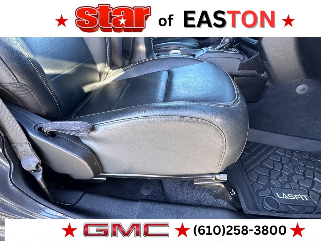 Used 2022 Jeep Wrangler Unlimited Sahara w/ Cold Weather Group image 12