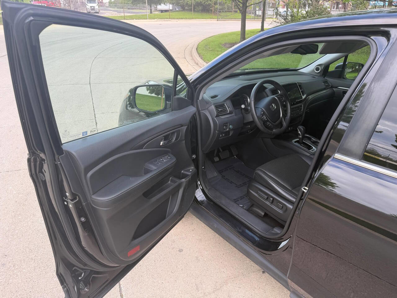 Used 2017 Honda Ridgeline RTL-T image 16