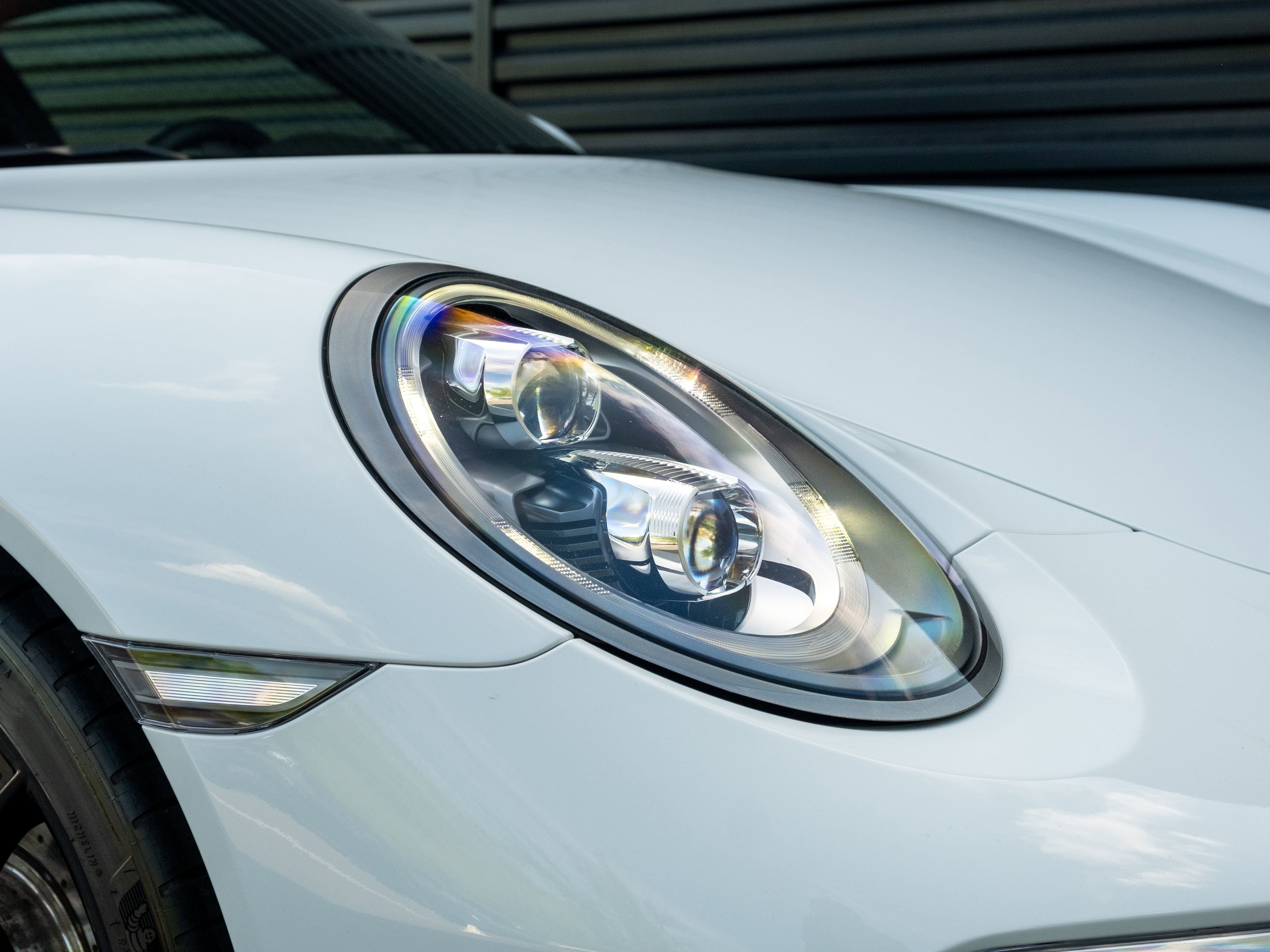 Used 2019 Porsche 911 Carrera 4S AWD/4WD image 16