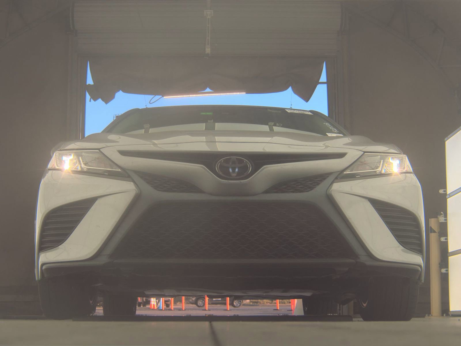 Used 2020 Toyota Camry SE w/ Convenience Package image 3