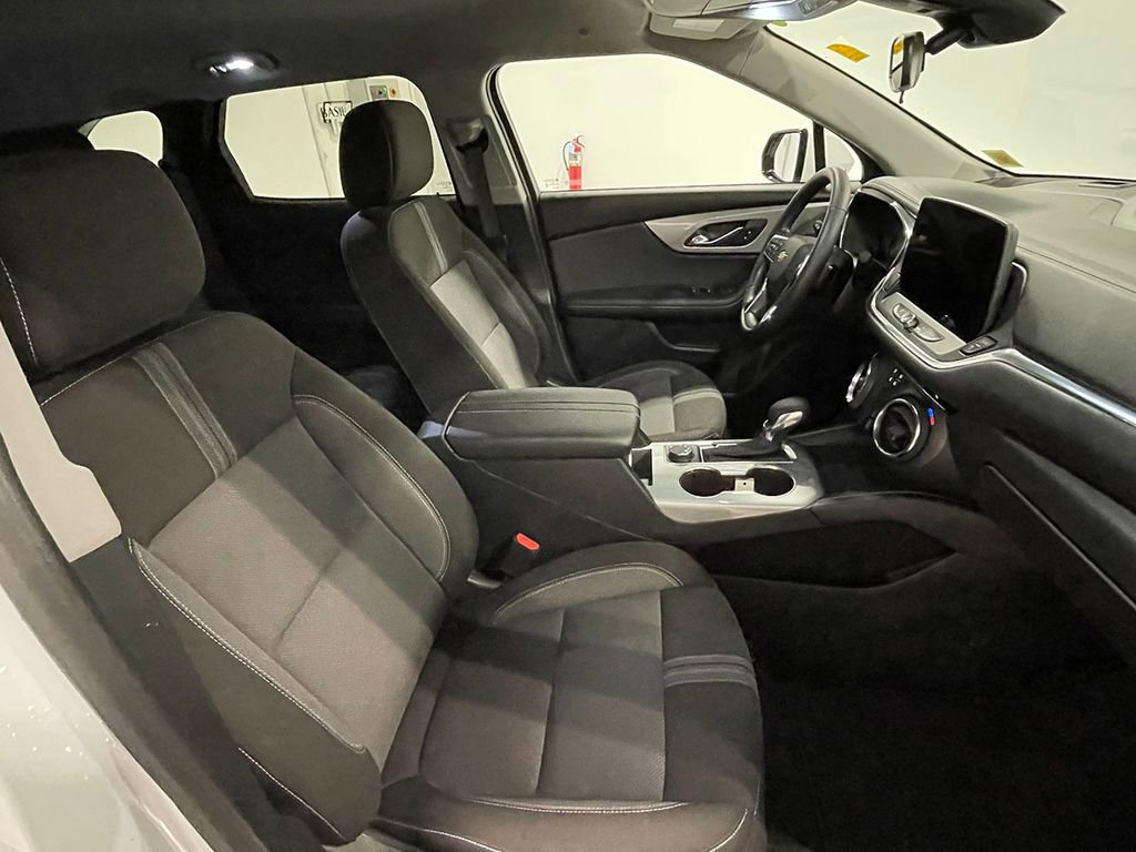 Used 2025 Chevrolet Blazer LT image 25