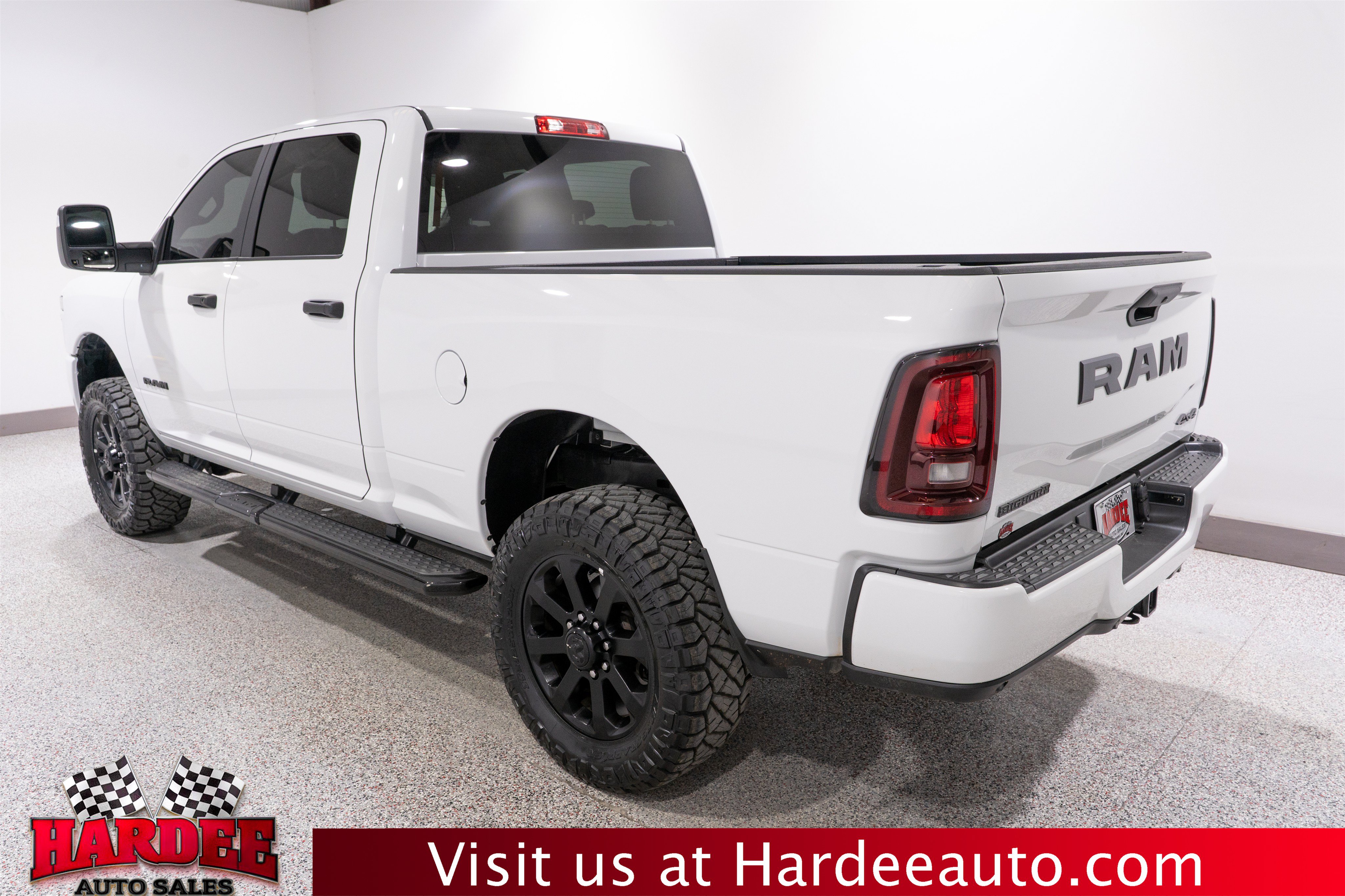 Used 2025 RAM 2500 Big Horn AWD/4WD image 3