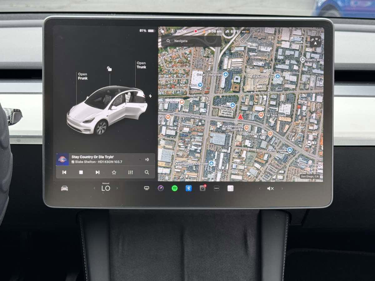 Used 2022 Tesla Model Y Long Range AWD/4WD image 26