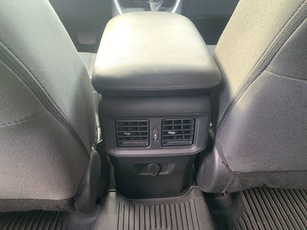 Used 2023 Toyota RAV4 LE AWD/4WD image 15