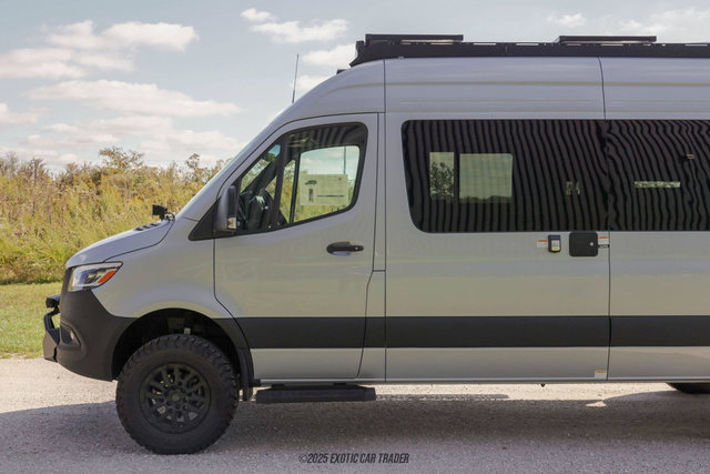 Used 2025 Mercedes-Benz Sprinter 2500 image 4