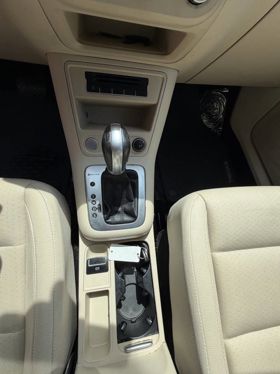 Used 2015 Volkswagen Tiguan SEL image 34