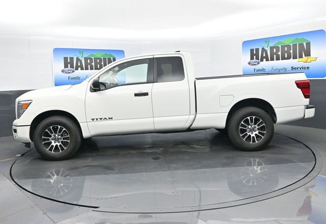 Used 2024 Nissan Titan SV AWD/4WD image 2