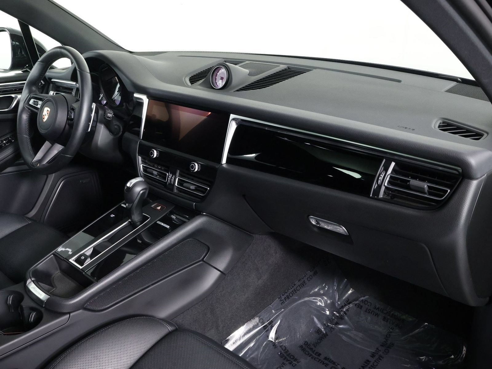 Certified 2024 Porsche Macan S AWD/4WD image 24