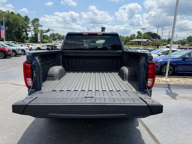Used 2026 GMC Sierra 1500 Elevation w/ LPO, Elevation Black Package AWD/4WD image 7