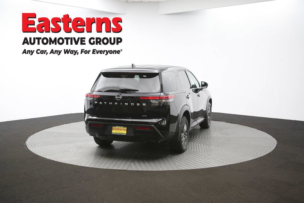 Used 2024 Nissan Pathfinder S image 40