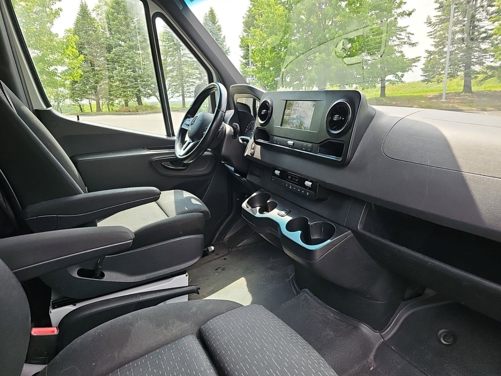 Used 2019 Mercedes-Benz Sprinter 2500 image 11