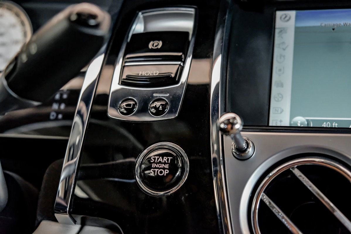 Used 2016 Rolls-Royce Wraith image 18