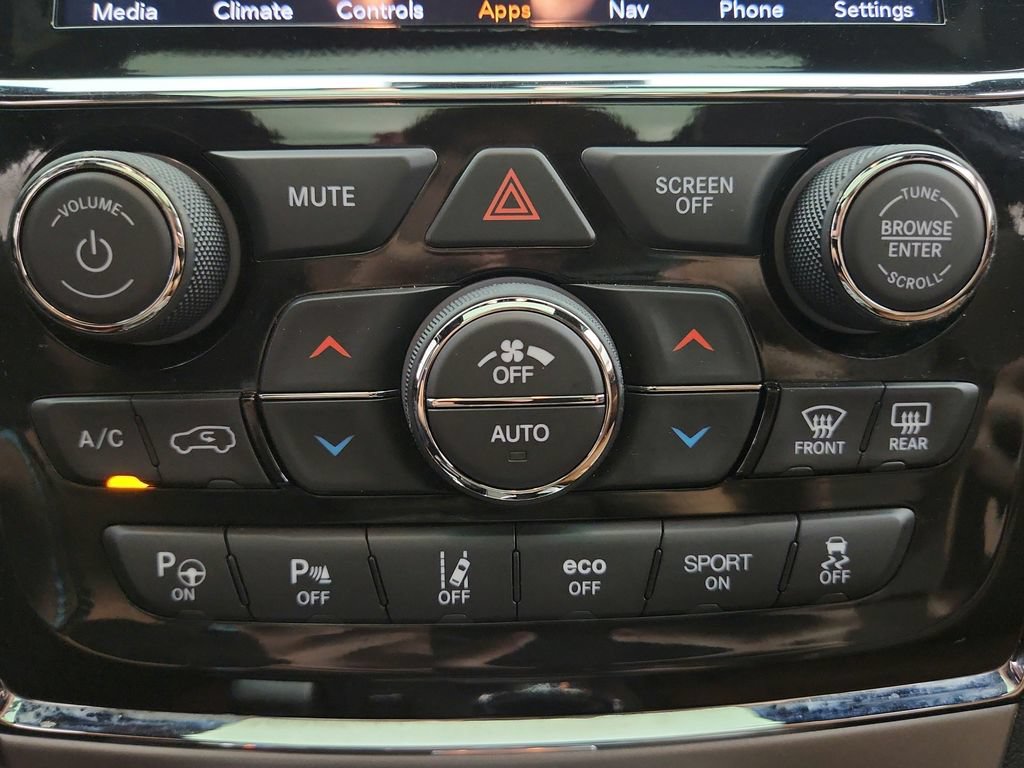 Used 2021 Jeep Grand Cherokee Overland AWD/4WD image 19