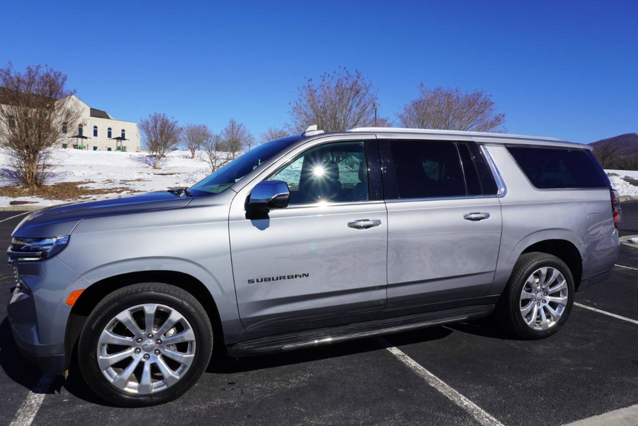 Used 2023 Chevrolet Suburban Premier image 4