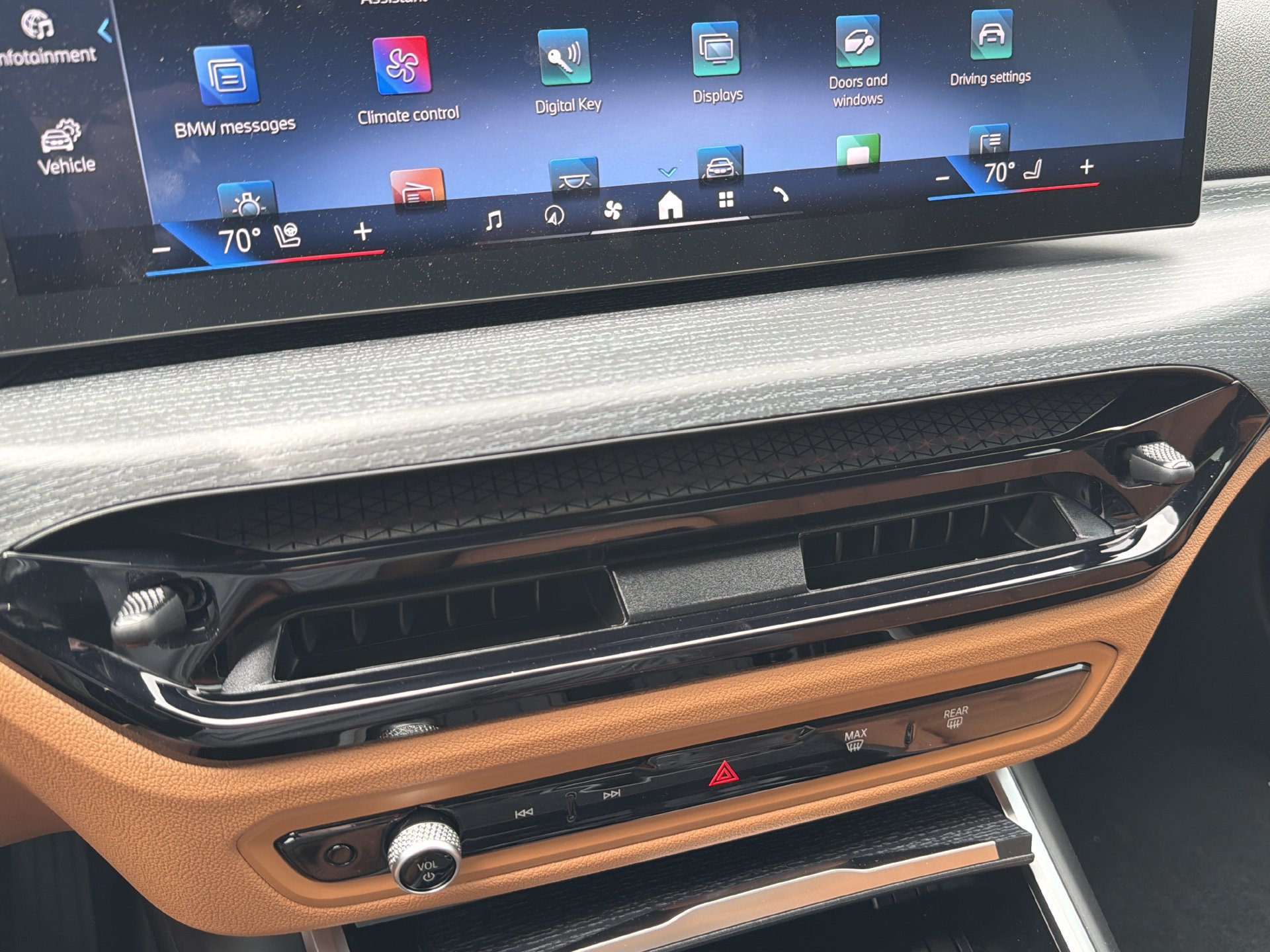 New 2026 BMW 330i Sedan w/ Convenience Package RWD image 33