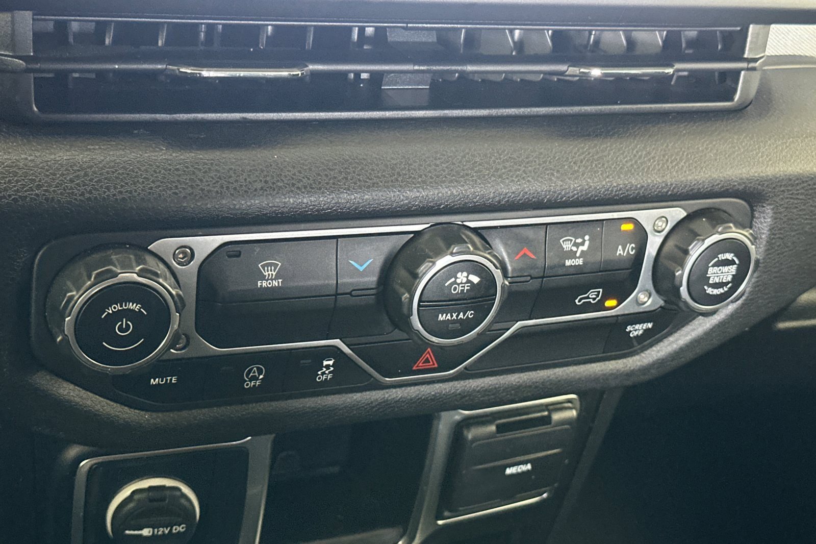 Used 2024 Jeep Wrangler Unlimited Sport AWD/4WD image 19
