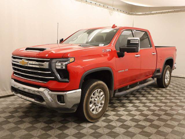 Used 2024 Chevrolet Silverado 3500 LTZ w/ LTZ Convenience Package AWD/4WD image 15