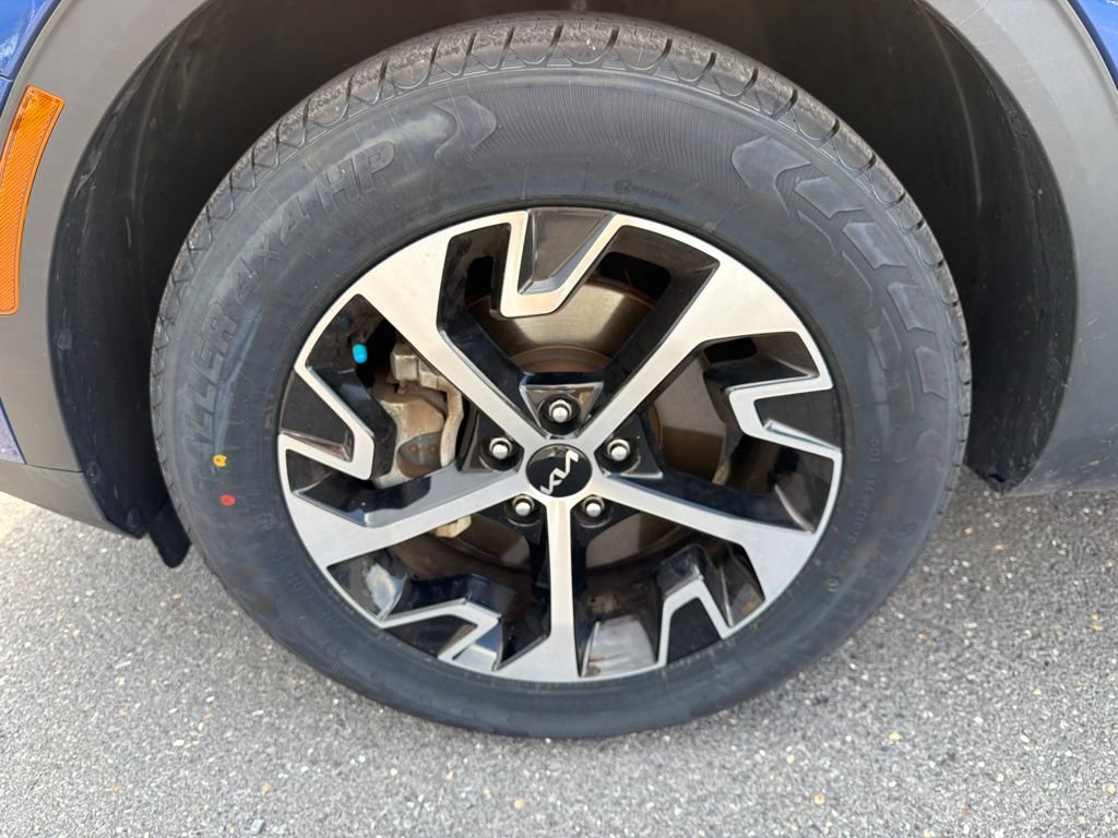 Used 2023 Kia Sportage EX AWD/4WD image 13
