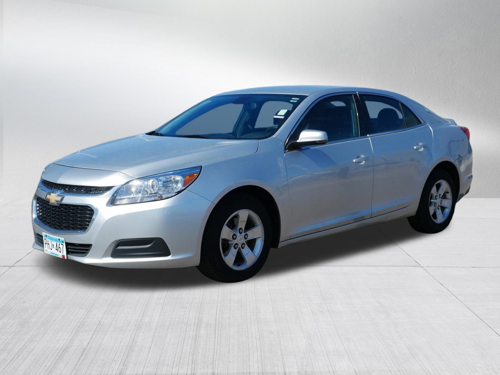 Used 2016 Chevrolet Malibu LT image 3