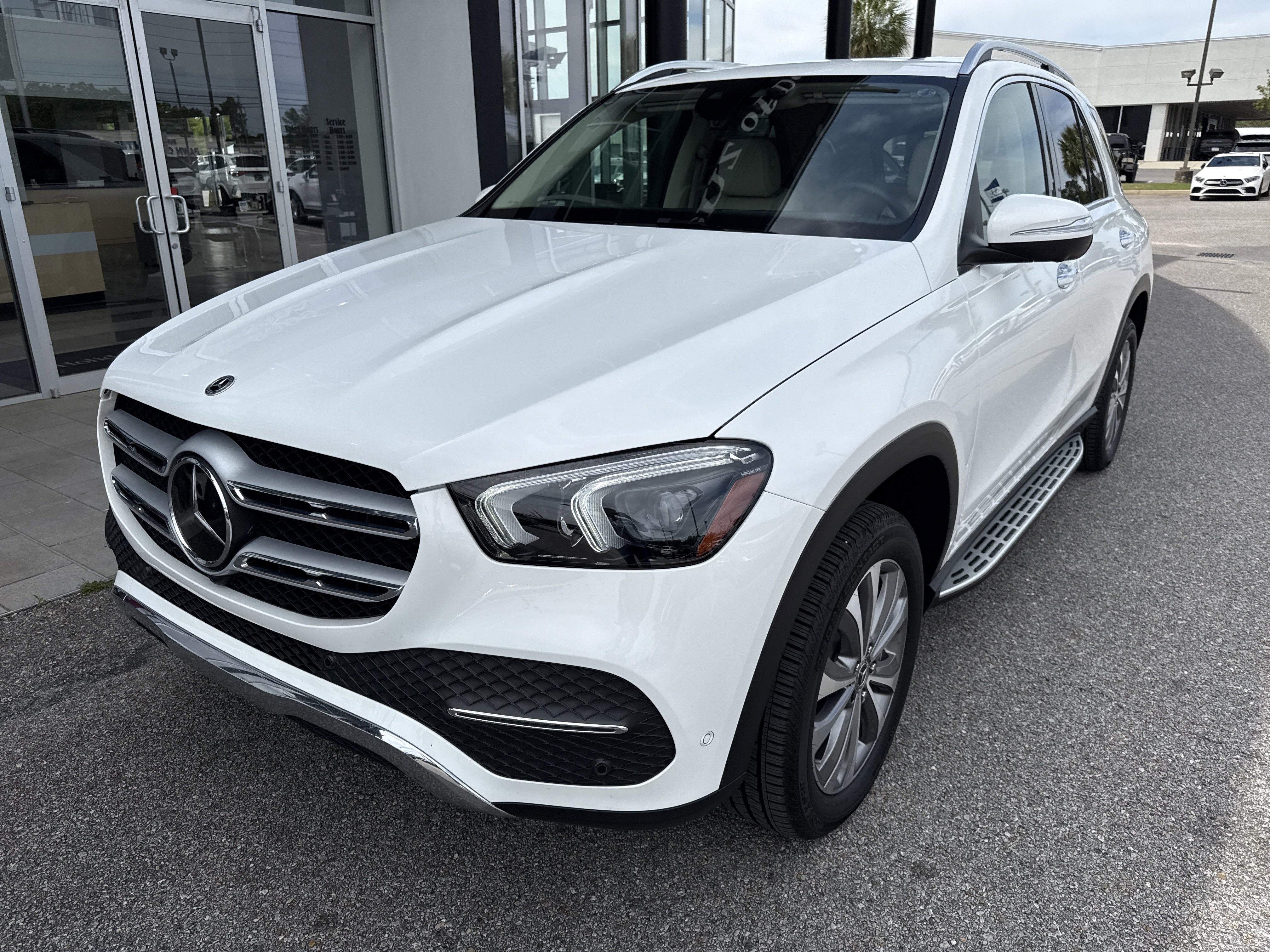 Used 2023 Mercedes-Benz GLE 450 4MATIC image 1