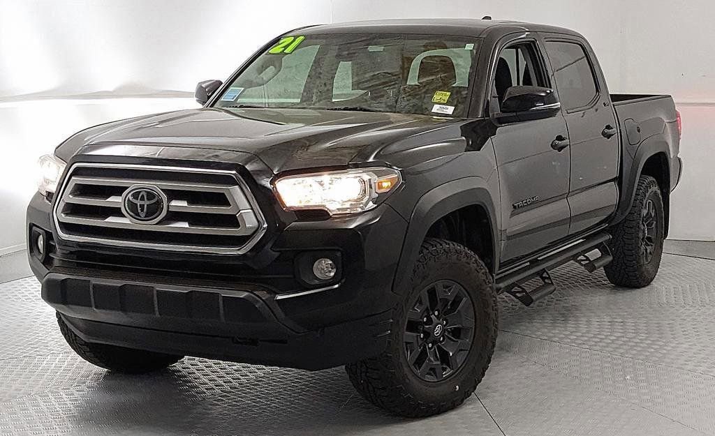 Used 2021 Toyota Tacoma SR5 w/ Trail Edition AWD/4WD image 6