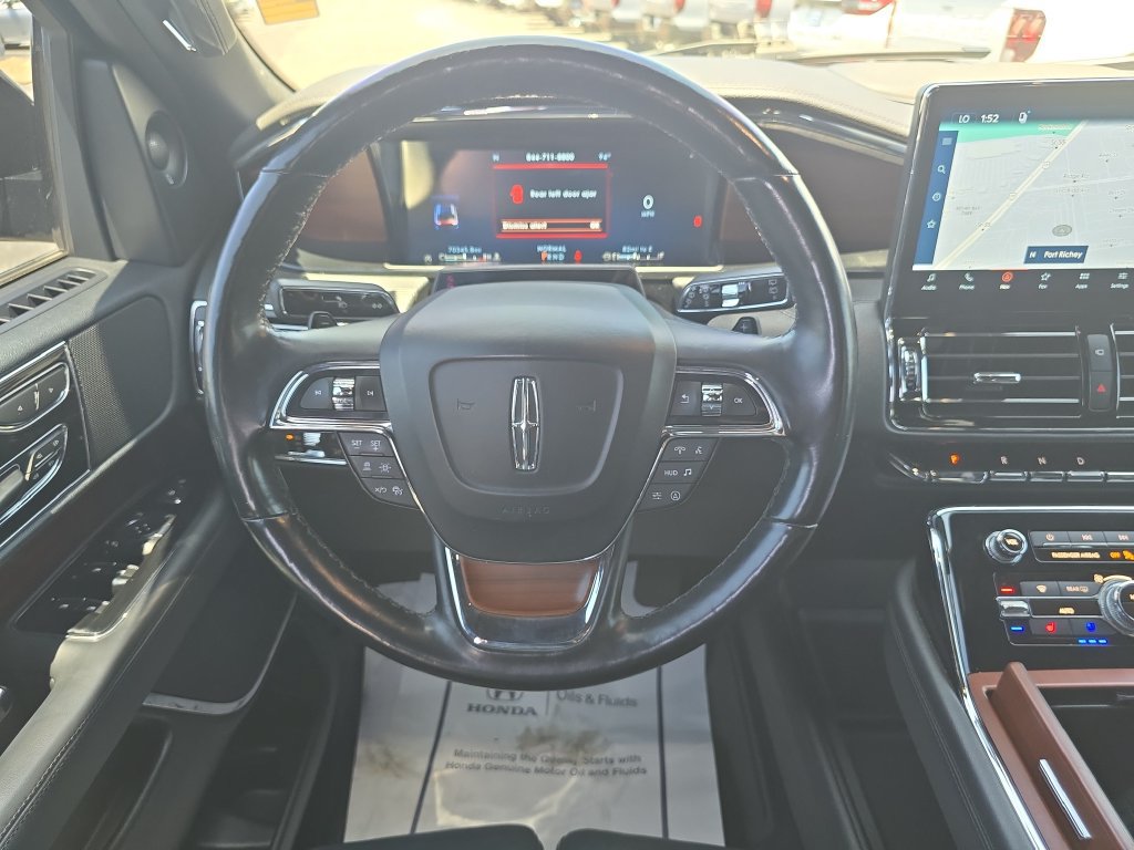 Used 2022 Lincoln Navigator Reserve AWD/4WD image 10