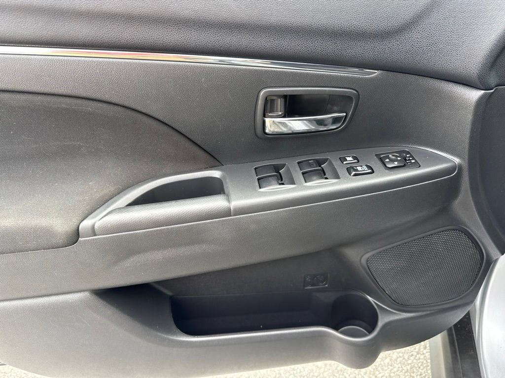 Used 2017 Mitsubishi Outlander Sport ES AWD/4WD image 16