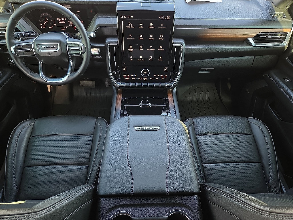 Used 2026 GMC Yukon Denali w/ Sun & Power Step Package AWD/4WD image 12
