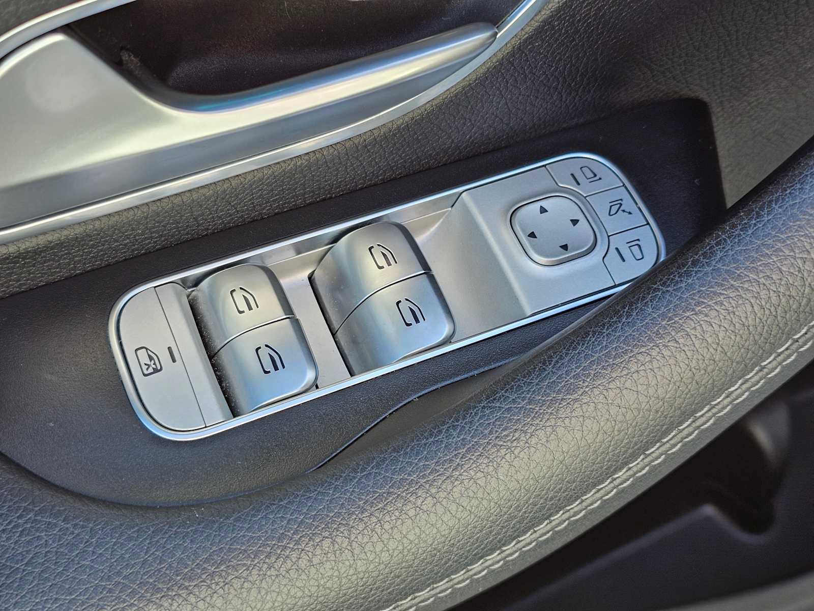 Used 2024 Mercedes-Benz GLS 580 4MATIC image 24