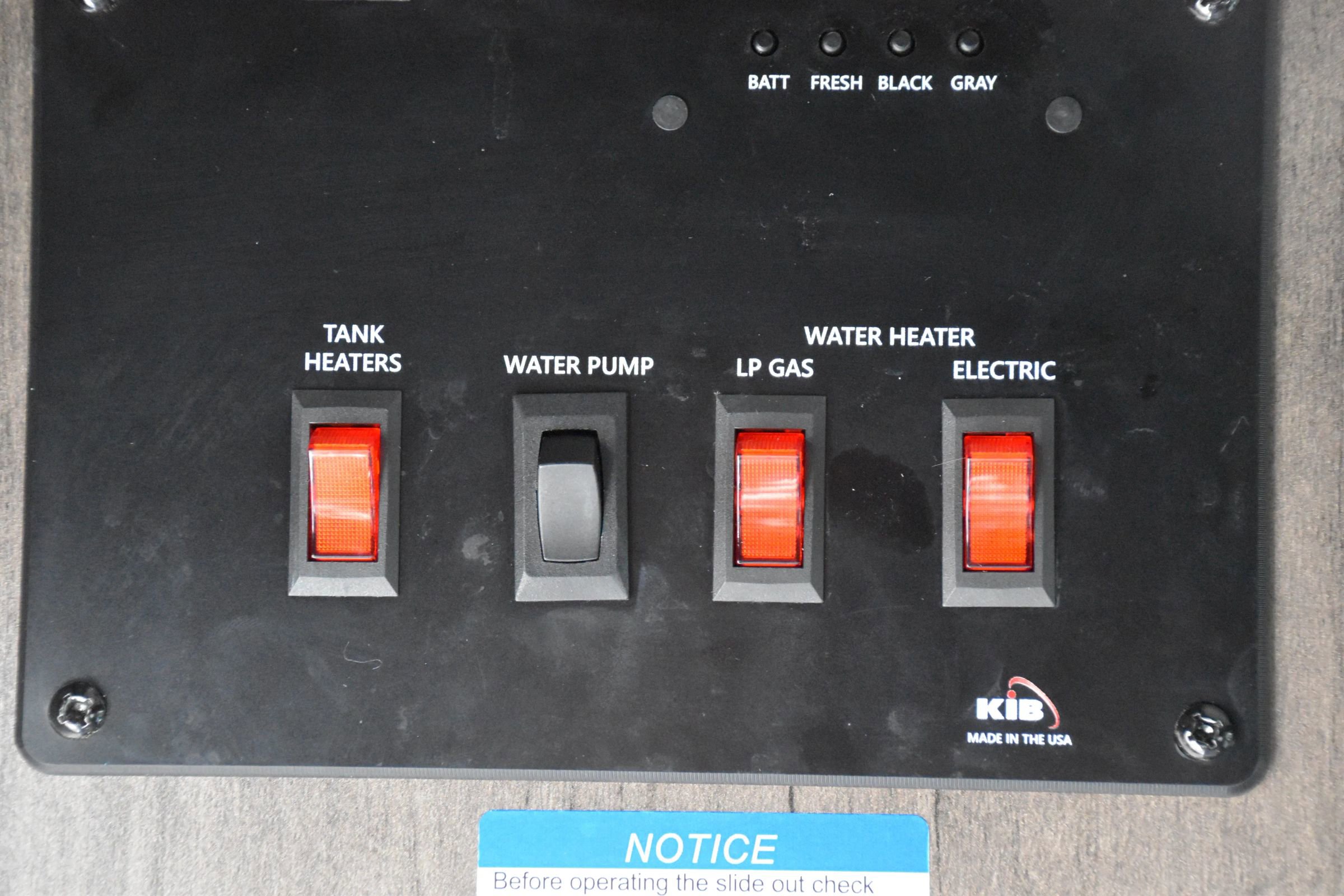 Used 2024 Ford E-450 and Econoline 450 Super Duty w/ Motorhome Prep Package RWD image 34