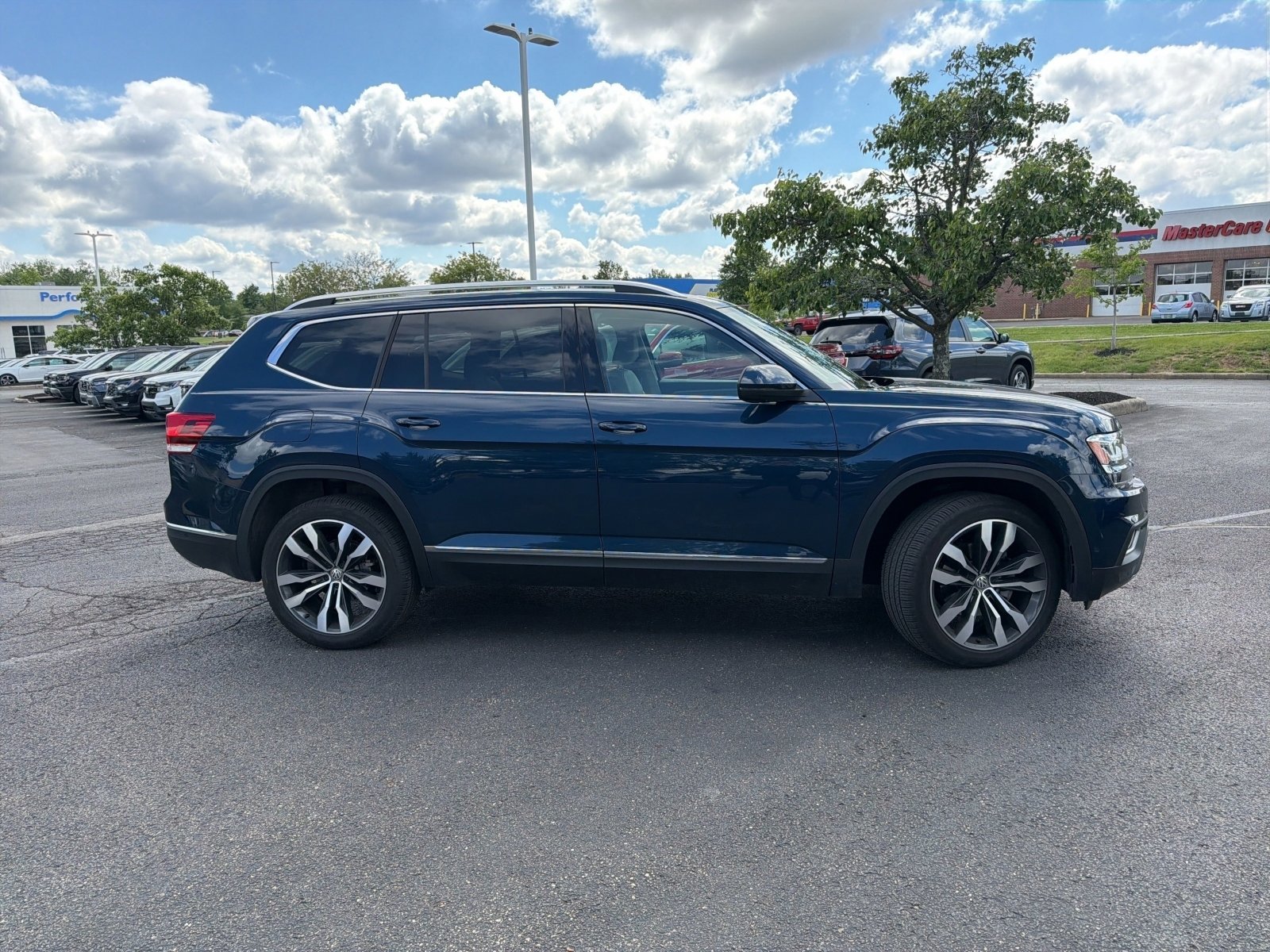 Used 2019 Volkswagen Atlas SEL Premium AWD/4WD image 13