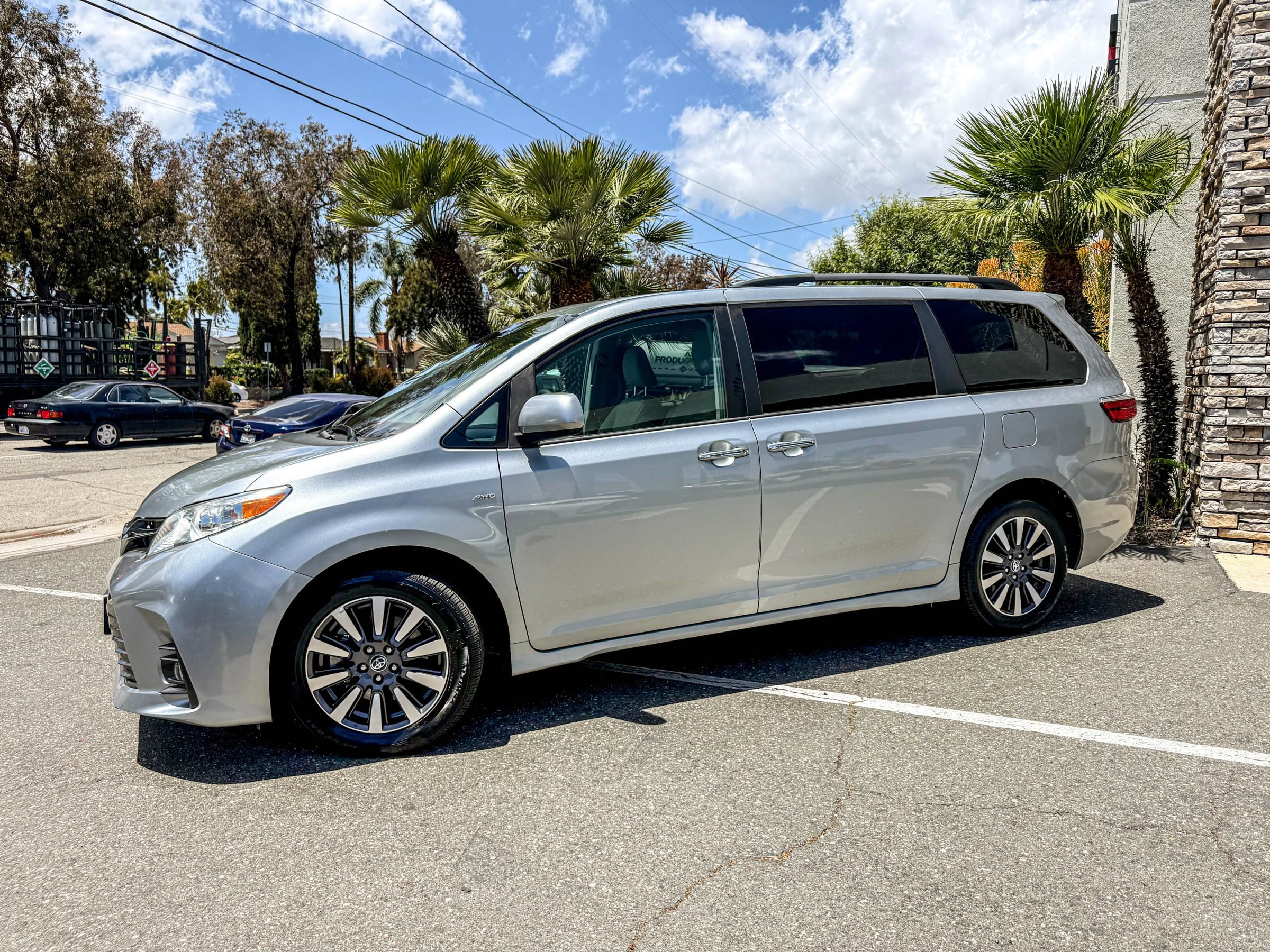 Used 2019 Toyota Sienna XLE w/ XLE Navigation Package AWD/4WD image 5