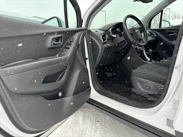 Used 2022 Chevrolet Trax LS w/ Tint and Cruise Package image 19