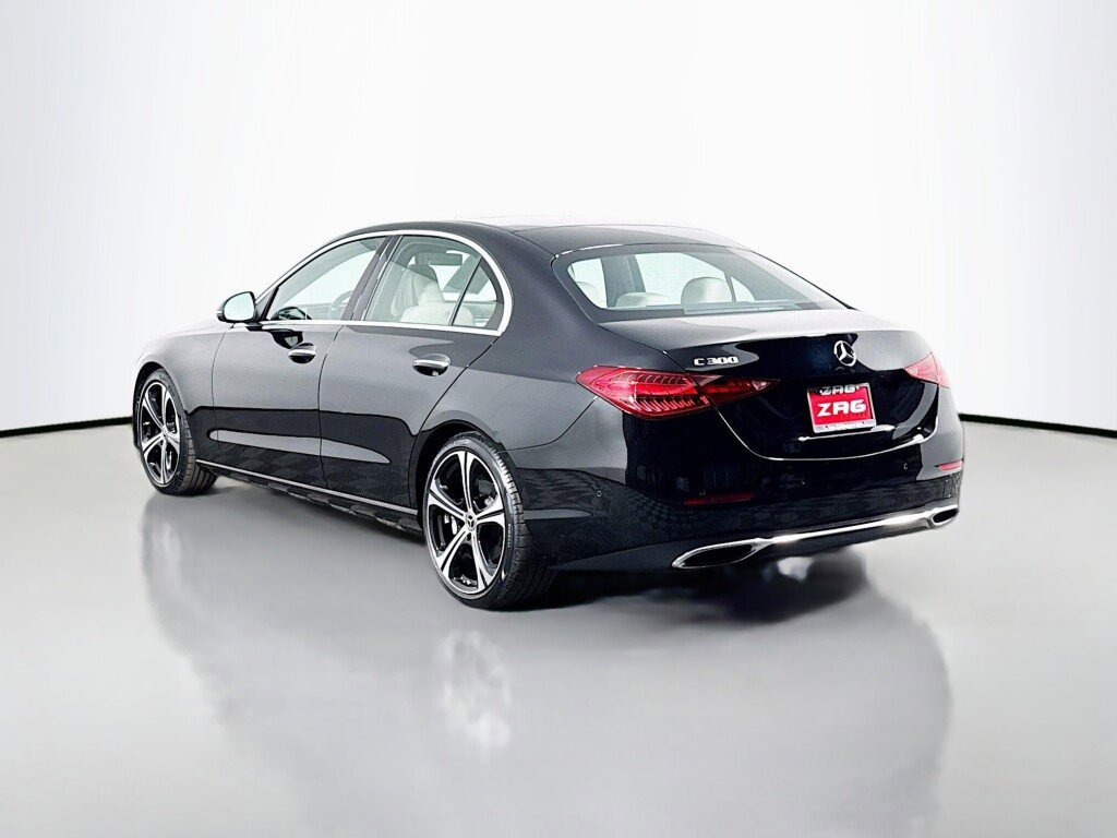 Used 2022 Mercedes-Benz C 300 Sedan image 3