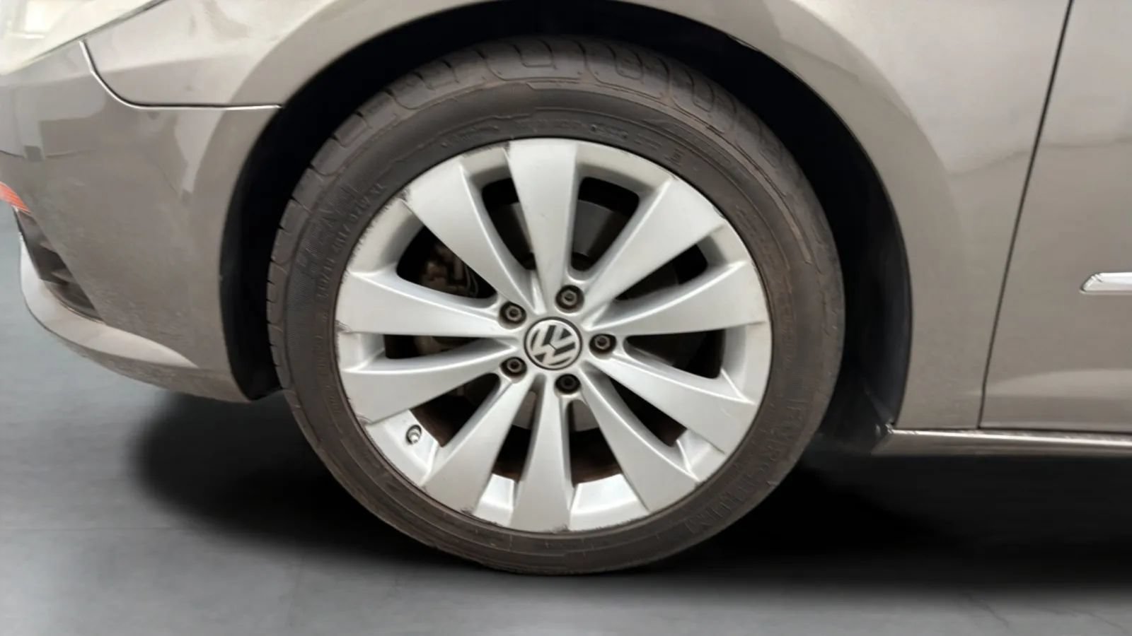 Used 2010 Volkswagen CC Sport FWD image 26