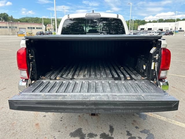 Used 2019 Toyota Tacoma TRD Off-Road AWD/4WD image 19