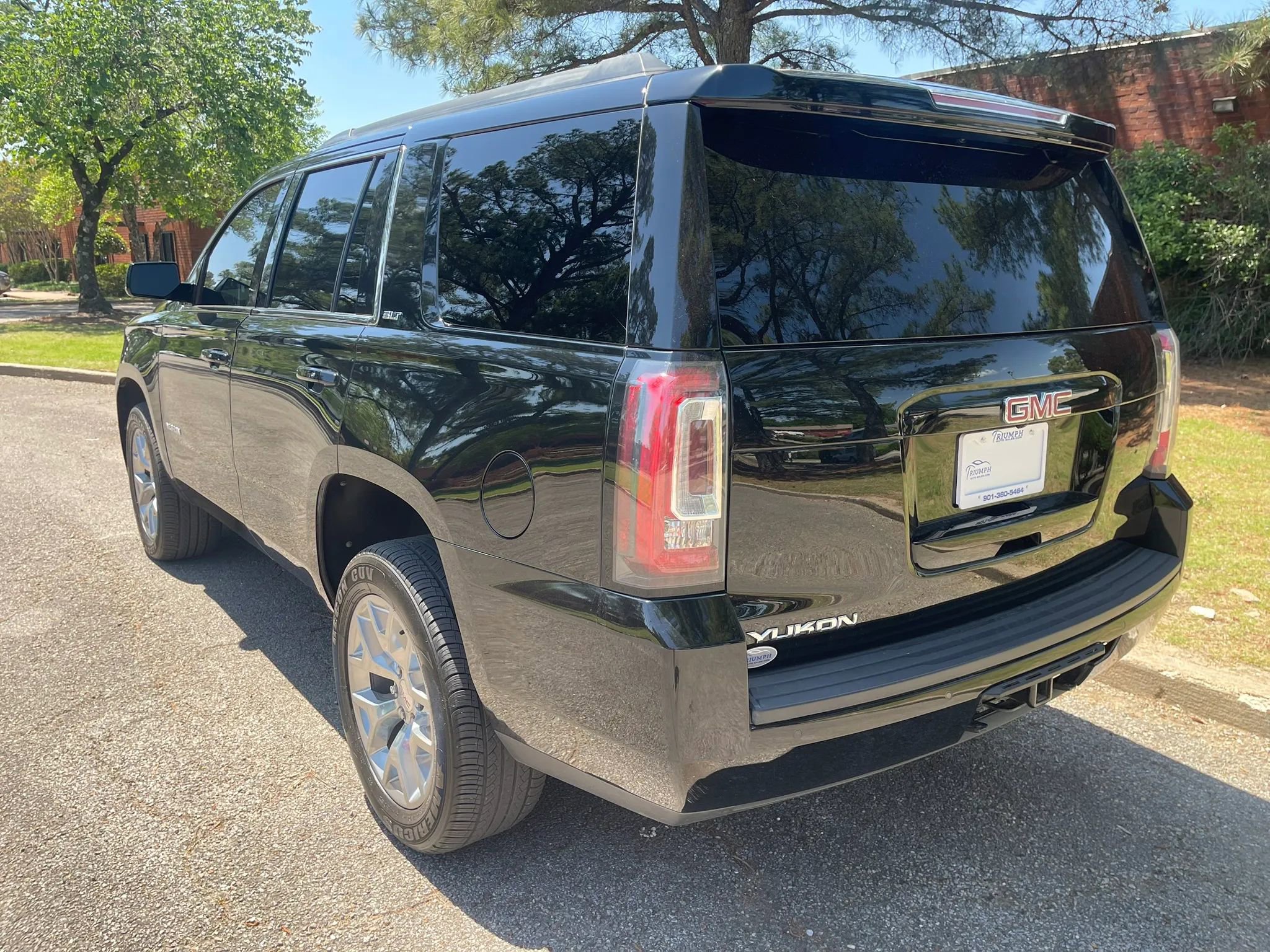Used 2018 GMC Yukon SLT w/ Open Road Package AWD/4WD image 3