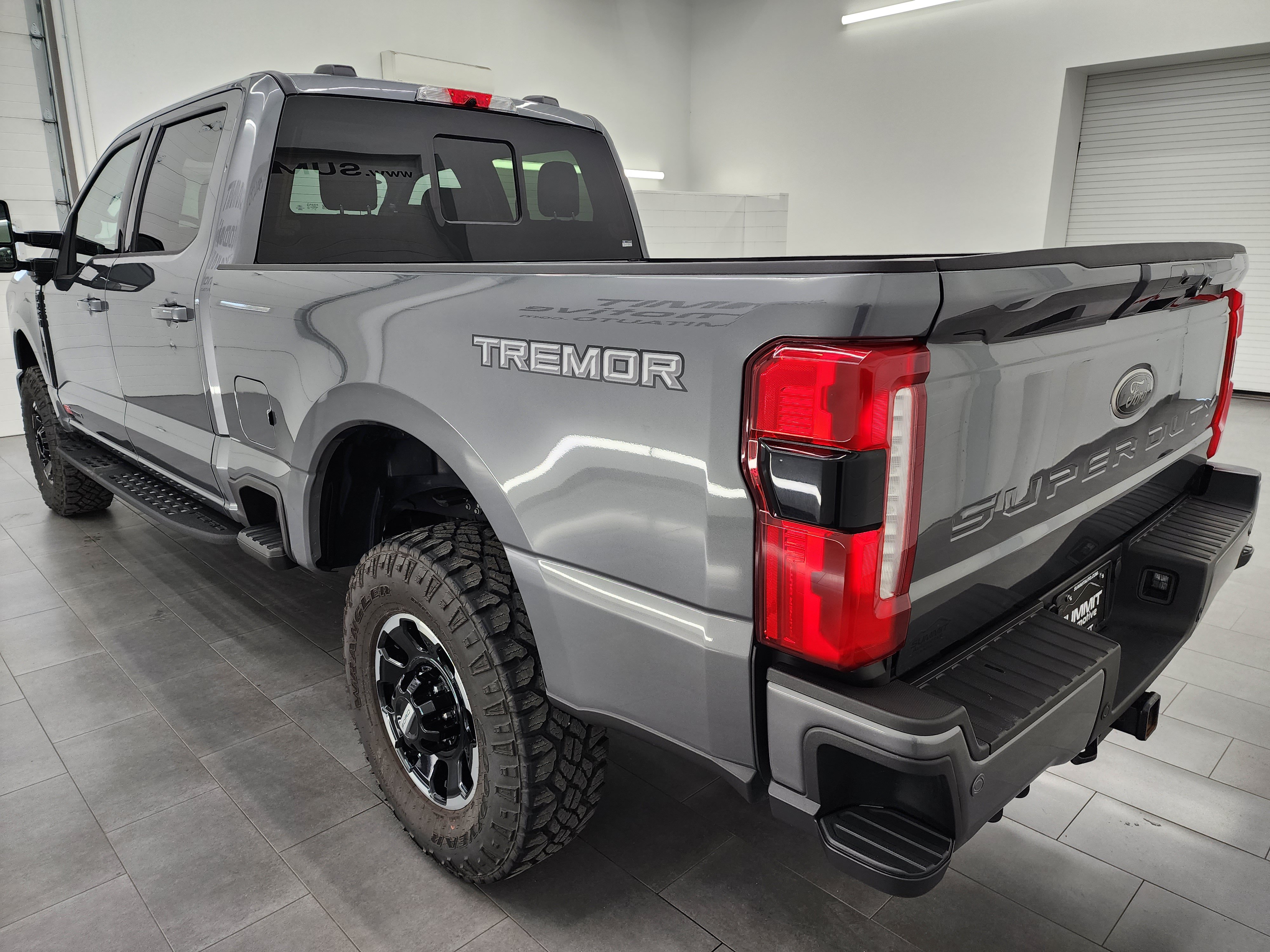 Used 2025 Ford F250 Lariat w/ Lariat Ultimate Package AWD/4WD image 6